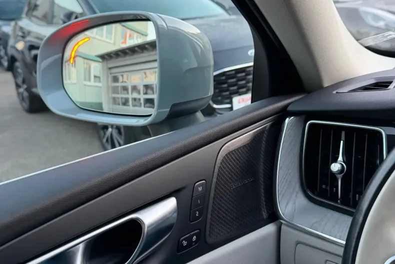 Volvo XC60 din 2024 cu 16.900 km - oferta VOL154378 - foto 6