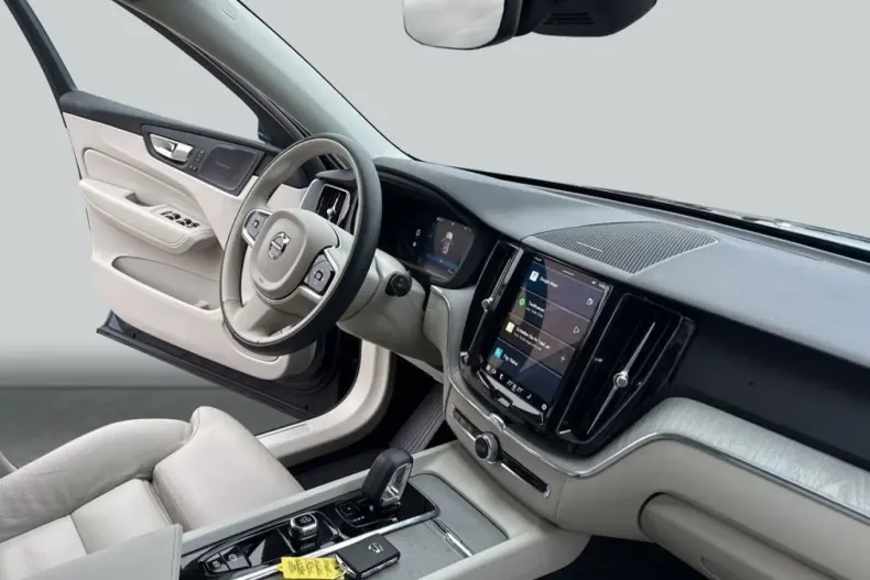 Volvo XC60 din 2024 cu 30.785 km - oferta VOL154382 - foto 9
