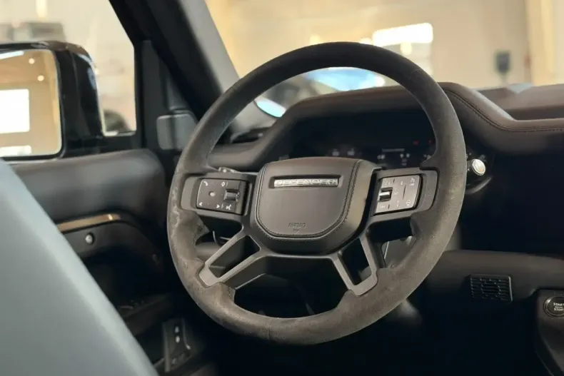 Land Rover Defender din 2023 cu 36.335 km - oferta LAN154396 - foto 7