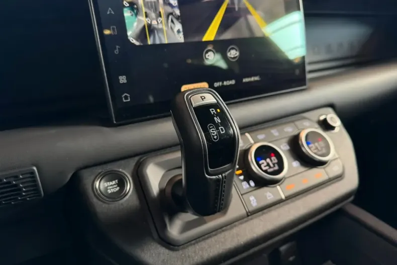 Land Rover Defender din 2023 cu 36.335 km - oferta LAN154396 - foto 9