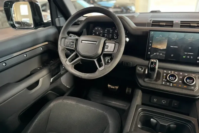 Land Rover Defender din 2023 cu 36.335 km - oferta LAN154396 - foto 10