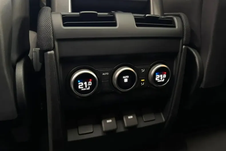 Land Rover Defender din 2023 cu 36.335 km - oferta LAN154396 - foto 18