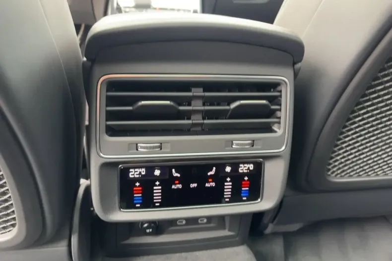 Audi SQ7 din 2024 cu 6.582 km - oferta AUD154404 - foto 14