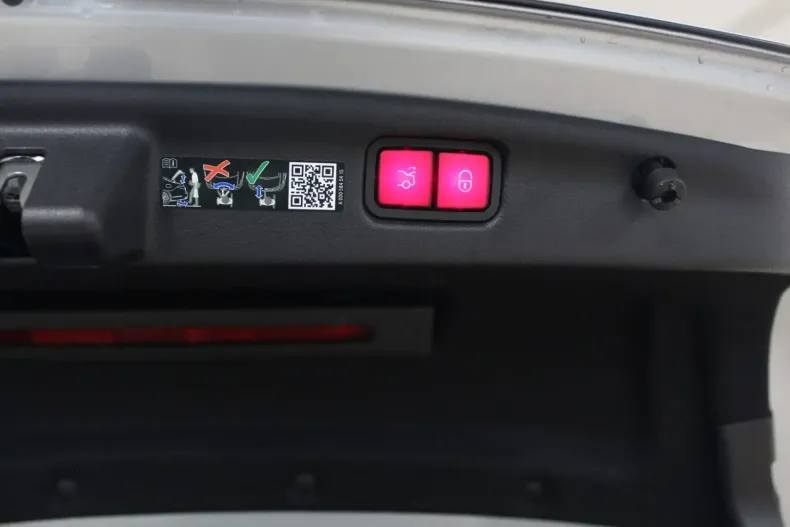 Mercedes-Benz C 200 din 2023 cu 31.443 km - oferta MER154410 - foto 9