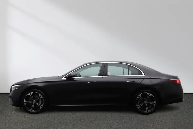 Mercedes-Benz E 300 din 2023 cu 8.571 km - oferta MER154414 - foto 2