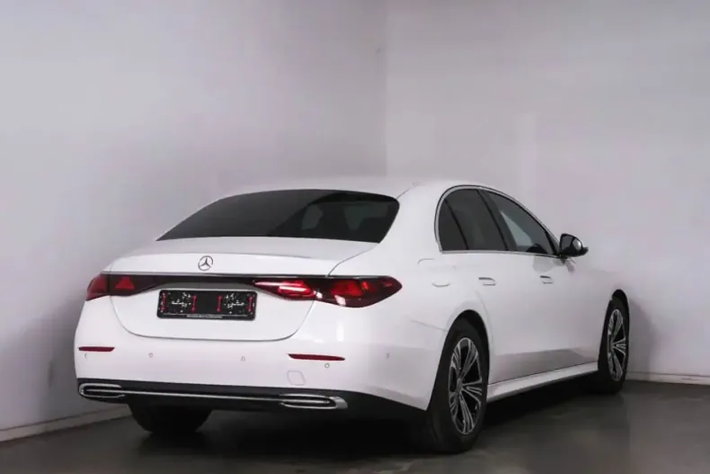 Mercedes-Benz E 200 din 2024 cu 11.689 km - oferta MER154416 - foto 2