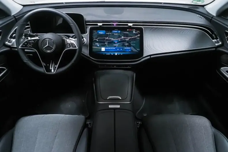 Mercedes-Benz E 200 din 2024 cu 11.689 km - oferta MER154416 - foto 7