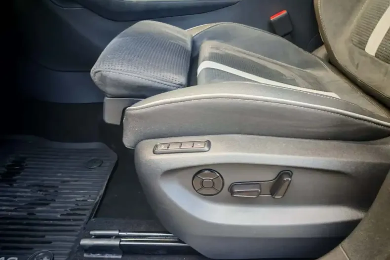 Skoda Kodiaq din 2025 cu 1.300 km - oferta SKO154423 - foto 12