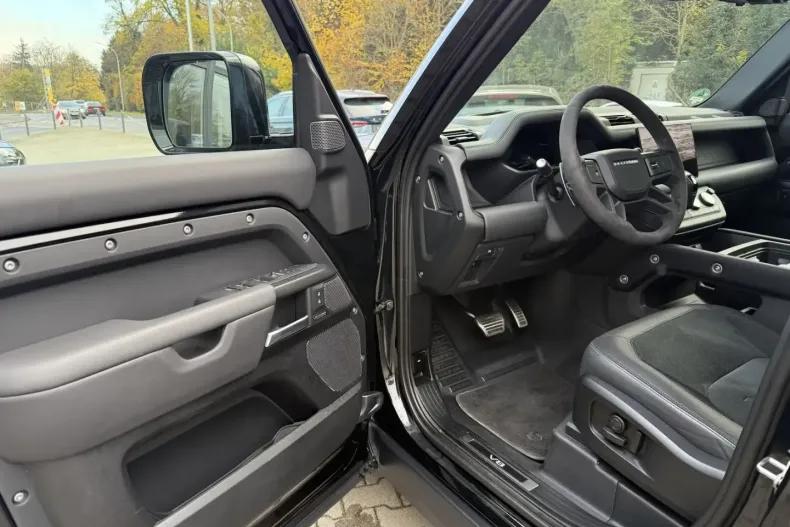 Land Rover Defender din 2023 cu 21.800 km - oferta LAN154451 - foto 12