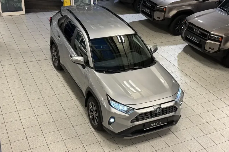 Toyota RAV4 din 2023 cu 22.880 km - oferta TOY154452 - foto 3