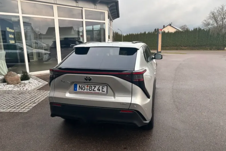Toyota bZ4X din 2022 cu 22.800 km - oferta TOY154453 - foto 5