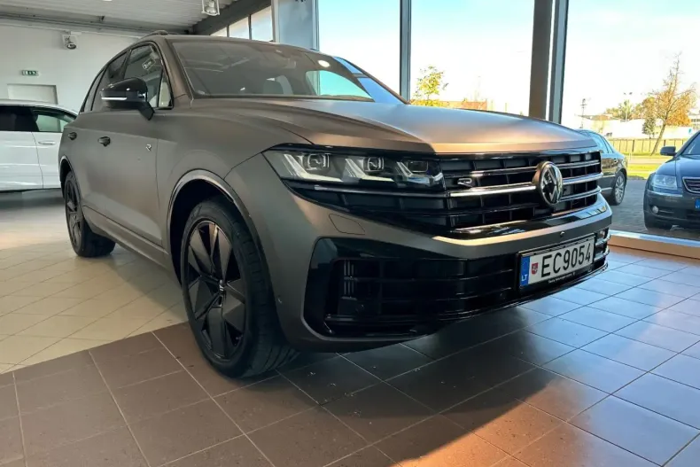 Volkswagen Touareg din 2025 cu 6.000 km - oferta VOL154457 - foto 3