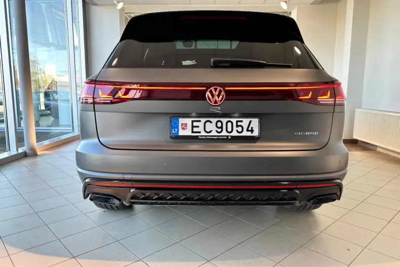 Volkswagen Touareg din 2025 cu 6.000 km - oferta VOL154457 - foto 6