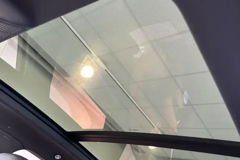 Volkswagen Touareg din 2025 cu 6.000 km - oferta VOL154457 - foto 13