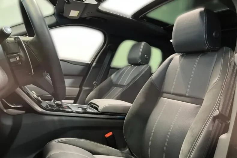 Land Rover Range Rover Velar din 2023 cu 27.720 km - oferta LAN154464 - foto 7