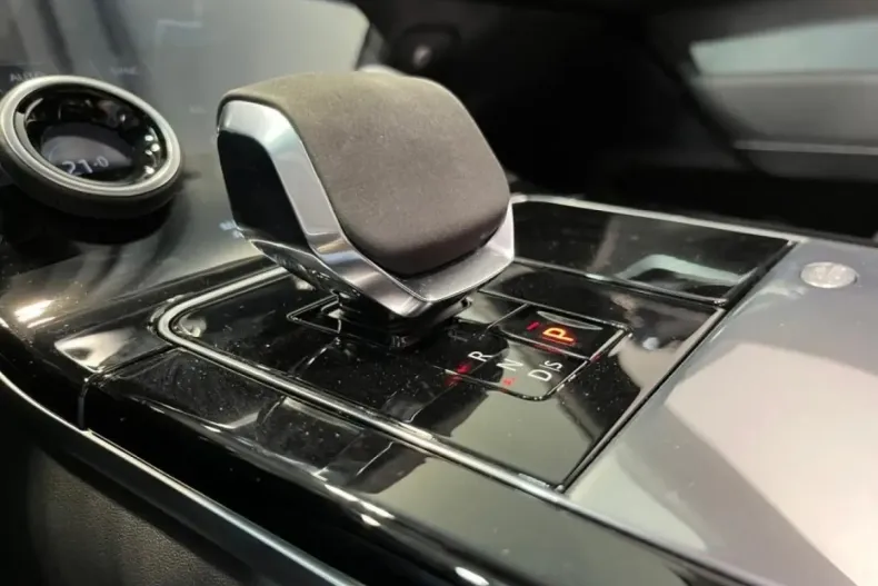 Land Rover Range Rover Velar din 2023 cu 27.720 km - oferta LAN154464 - foto 11