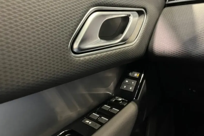 Land Rover Range Rover Velar din 2023 cu 27.720 km - oferta LAN154464 - foto 17