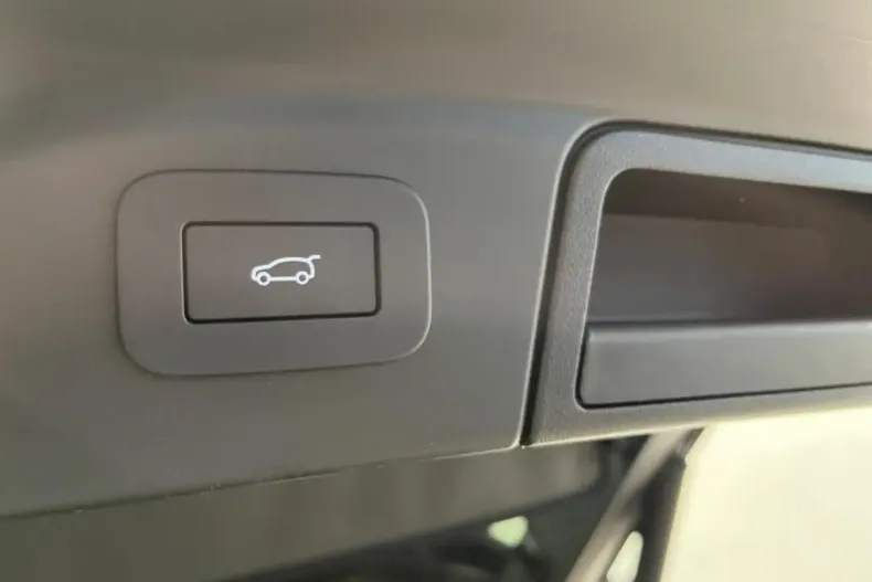 Land Rover Range Rover Velar din 2023 cu 27.720 km - oferta LAN154464 - foto 18