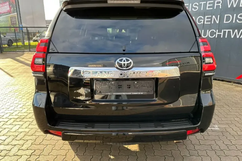 Toyota Land Cruiser din 2023 cu 15.217 km - oferta TOY154473 - foto 8