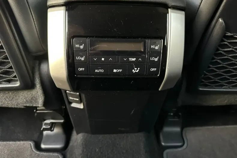 Toyota Land Cruiser din 2023 cu 15.217 km - oferta TOY154473 - foto 11