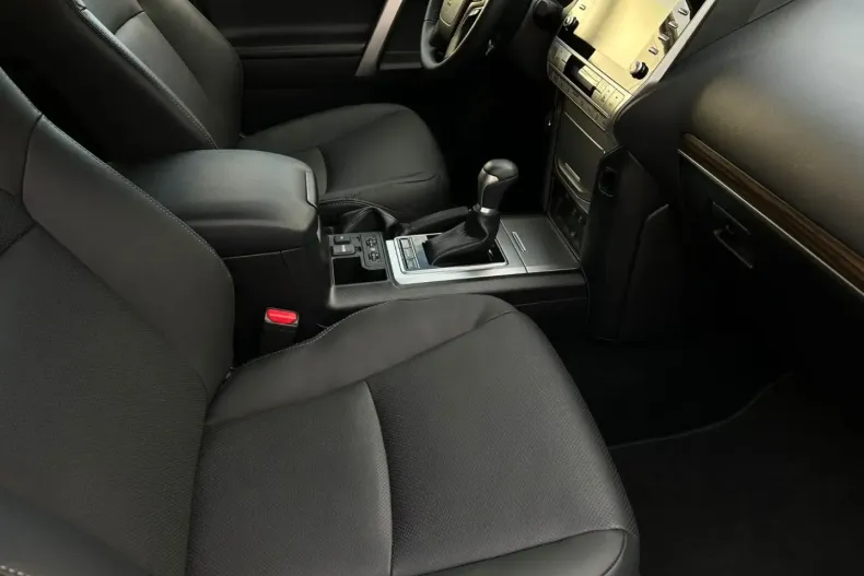 Toyota Land Cruiser din 2023 cu 15.217 km - oferta TOY154473 - foto 14