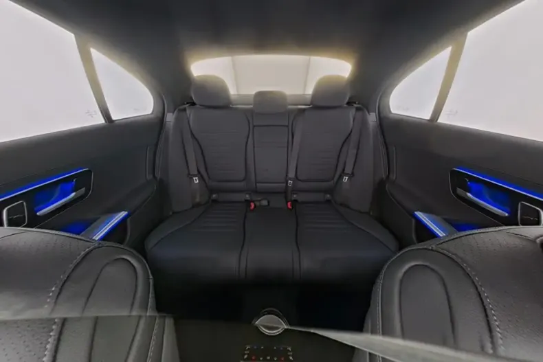 Mercedes-Benz C 300 din 2024 cu 9.181 km - oferta MER154487 - foto 9