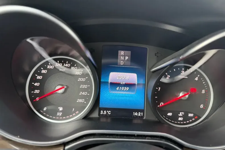 Mercedes-Benz V 300 din 2023 cu 41.939 km - oferta MER154488 - foto 10