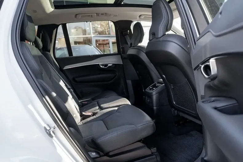 Volvo XC90 din 2024 cu 49.600 km - oferta VOL154509 - foto 3