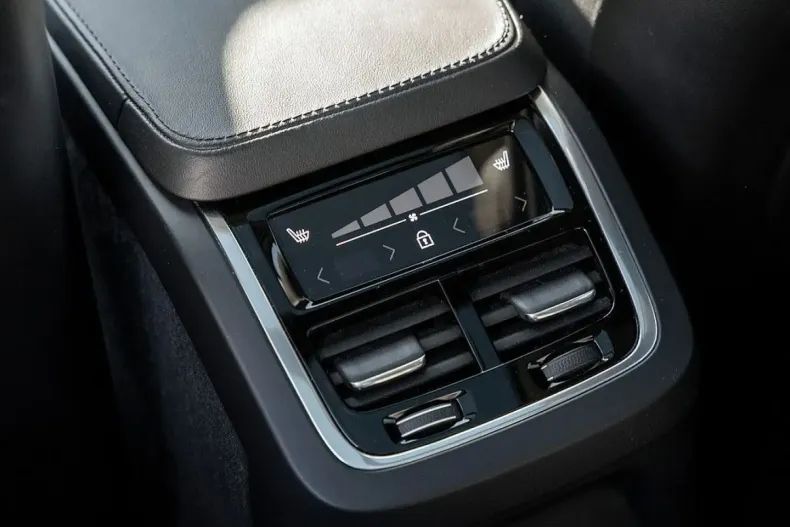 Volvo XC90 din 2024 cu 49.600 km - oferta VOL154509 - foto 7