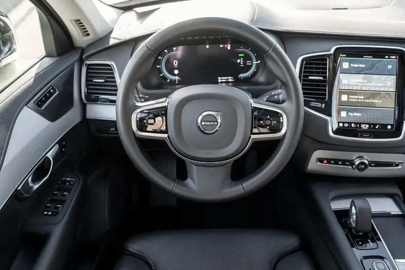 Volvo XC90 din 2024 cu 49.600 km - oferta VOL154509 - foto 9