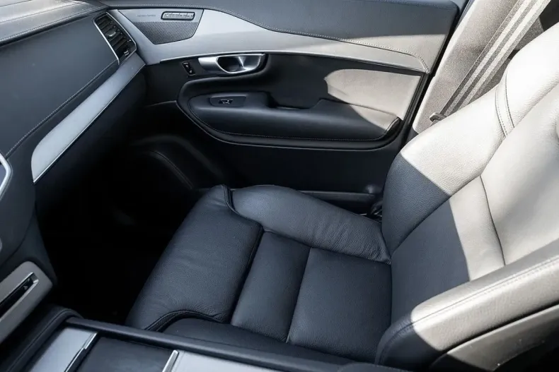 Volvo XC90 din 2024 cu 49.600 km - oferta VOL154509 - foto 22