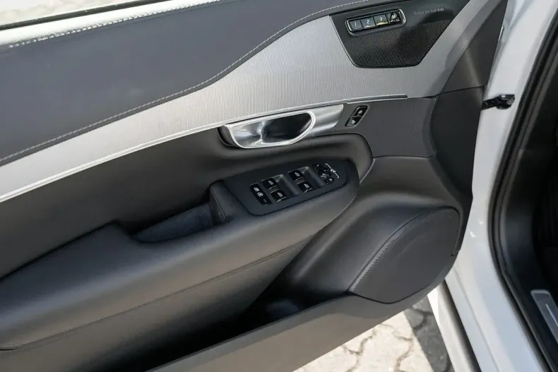 Volvo XC90 din 2024 cu 49.600 km - oferta VOL154509 - foto 25