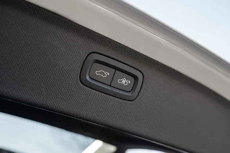 Volvo XC90 din 2024 cu 49.600 km - oferta VOL154509 - foto 32