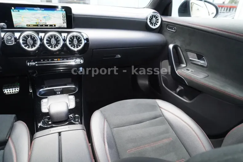 Mercedes-Benz CLA 200 din 2021 cu 45.000 km - oferta MER154521 - foto 19