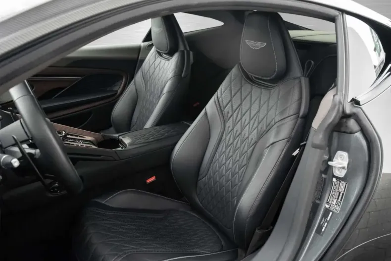 Aston Martin DB12 din 2024 cu 13.300 km - oferta AST154543 - foto 11