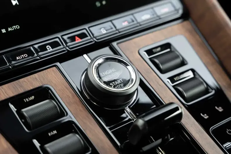 Aston Martin DB12 din 2024 cu 13.300 km - oferta AST154543 - foto 37