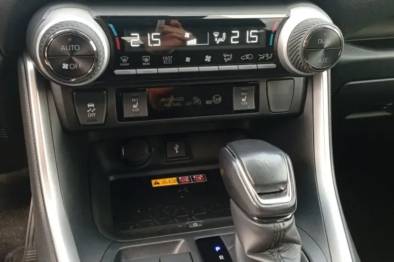 Toyota RAV4 din 2022 cu 52.215 km - oferta TOY154544 - foto 13