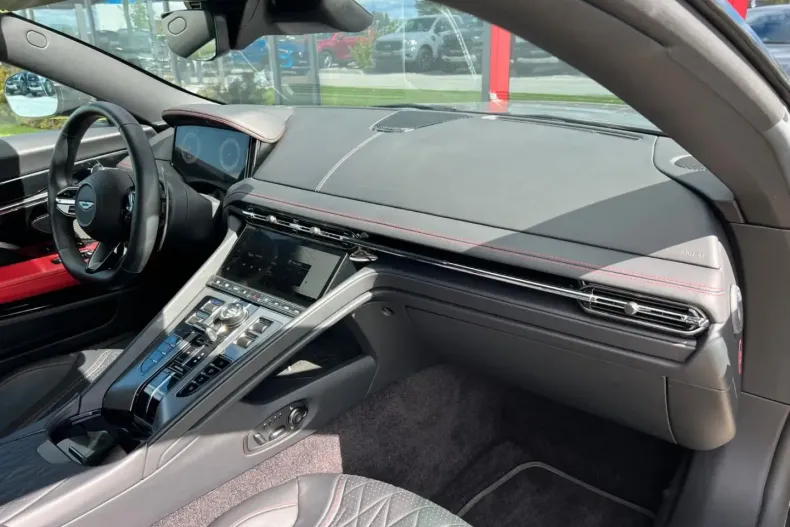 Aston Martin DB12 din 2023 cu 3.490 km - oferta AST154545 - foto 13