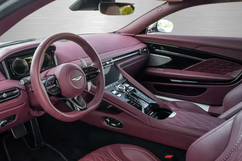 Aston Martin DB12 din 2024 cu 21.500 km - oferta AST154546 - foto 3