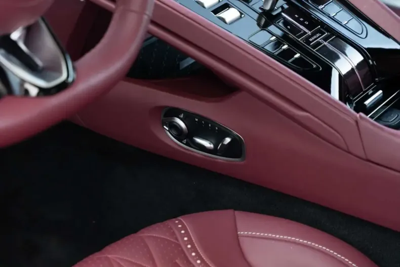 Aston Martin DB12 din 2024 cu 21.500 km - oferta AST154546 - foto 28