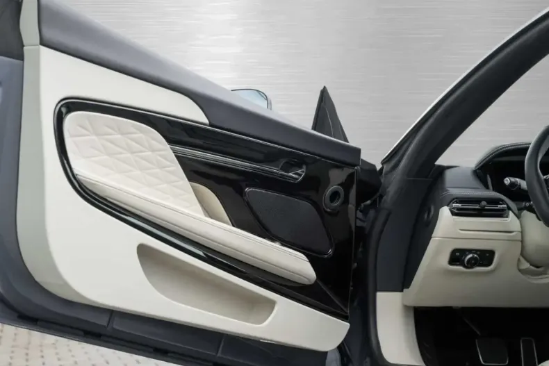 Aston Martin DB12 din 2024 cu 21.600 km - oferta AST154548 - foto 30