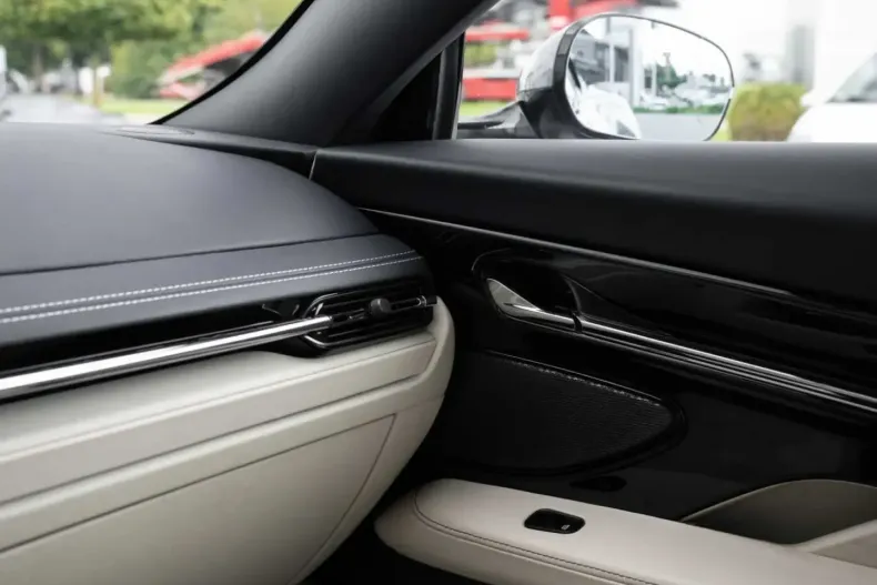 Aston Martin DB12 din 2024 cu 21.600 km - oferta AST154548 - foto 37