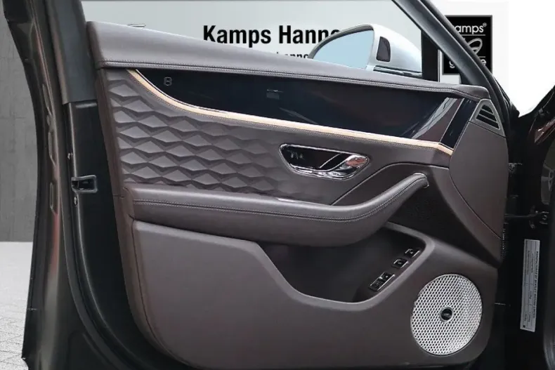 Bentley Flying Spur din 2024 cu 4.911 km - oferta BEN154549 - foto 12