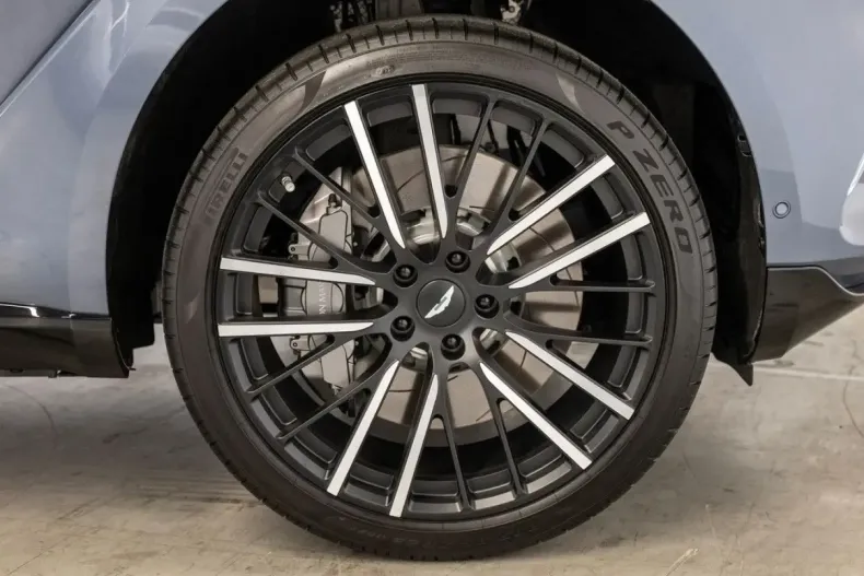 Aston Martin DBX din 2024 cu 9.970 km - oferta AST154557 - foto 4