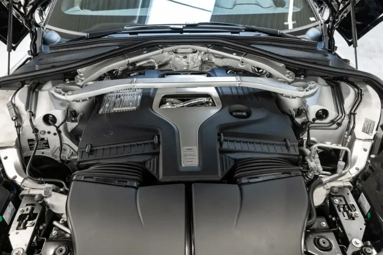 Aston Martin DBX din 2024 cu 19.900 km - oferta AST154558 - foto 26