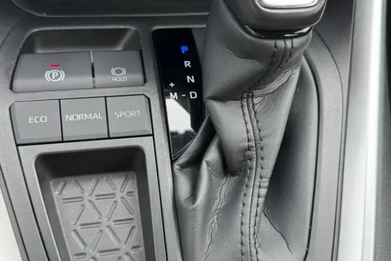 Toyota RAV4 din 2023 cu 42.213 km - oferta TOY154561 - foto 22