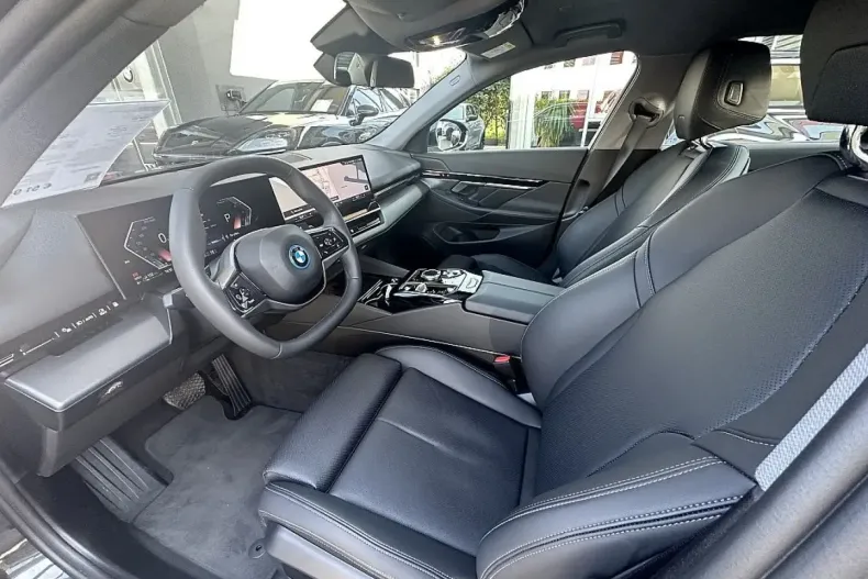 BMW 530 din 2024 cu 10.500 km - oferta BMW154578 - foto 20