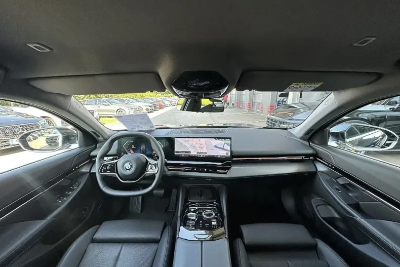 BMW 530 din 2024 cu 10.500 km - oferta BMW154578 - foto 22