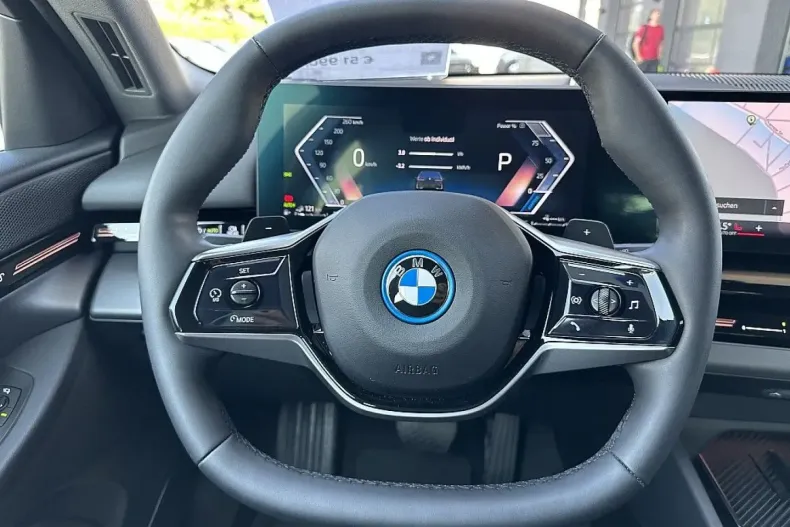 BMW 530 din 2024 cu 10.500 km - oferta BMW154578 - foto 25