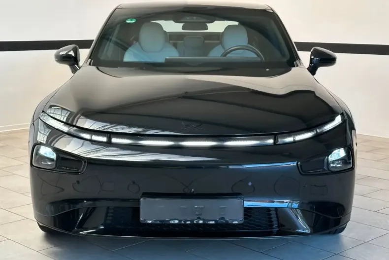 XPENG P7 din 2023 cu 19.315 km - oferta XPE154589 - foto 2